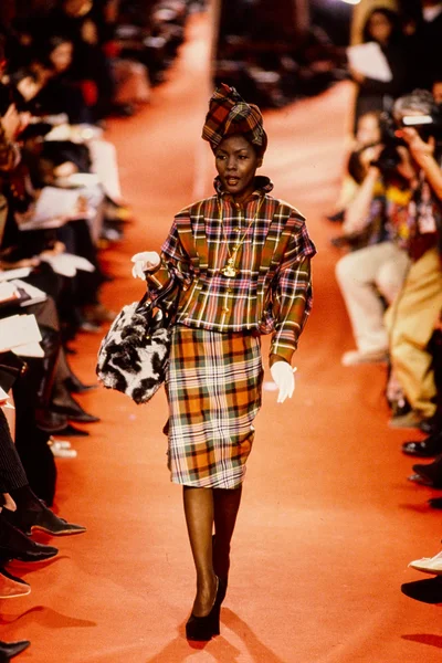 Look 33